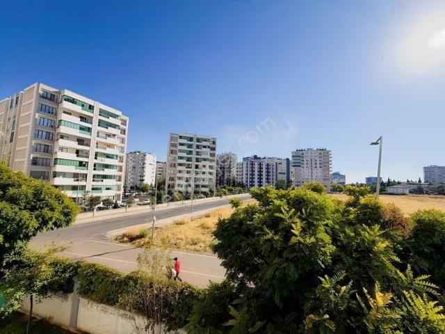 Merkezi Konum Ceylan Avm Arkası 2+1 Ara Kat Daire