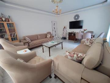 Merkezi Konum Full Yapılı 130m2 Geniş Ferah Satılık Daire