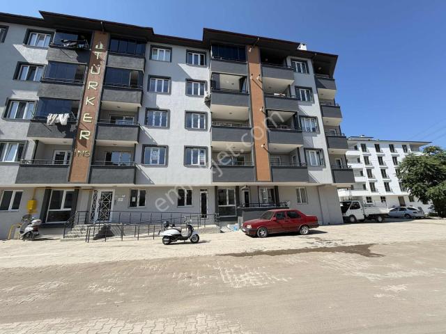 Merkezi Konum Köşe Cephe İskanlı Sıfır 2+1 Satılık Daire