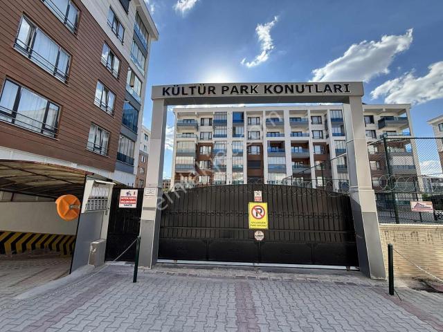 Merkezi Konum Tramvay Yakını Ekstralı Geniş 4+1 Siteiçi Aradaire