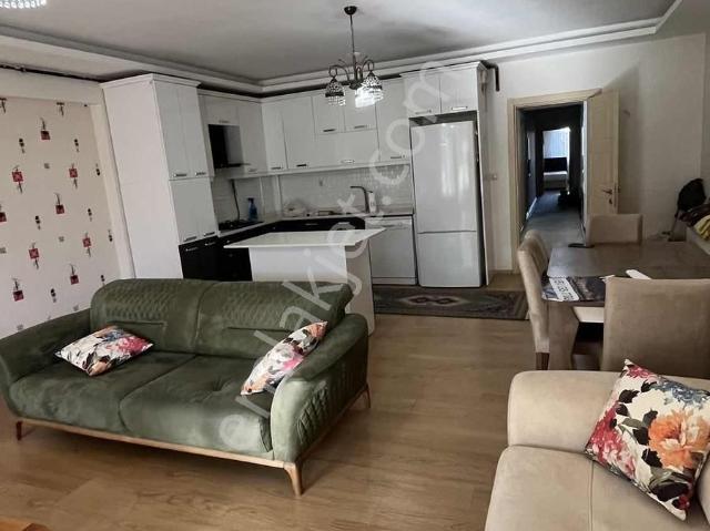 Merkezi Konum 3+1 Eşyalı Kiralık Kullanışlı Daire