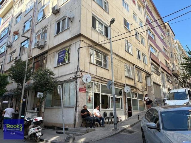 Merkezi Konumda 120 M² 3+1 Cam Balkonlu Satılık Daire