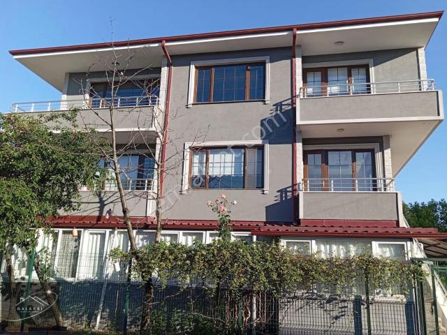Merkezi Konumda | 150 M² Net | Ara Kat | Ferah 4+1 Kiralık Daire