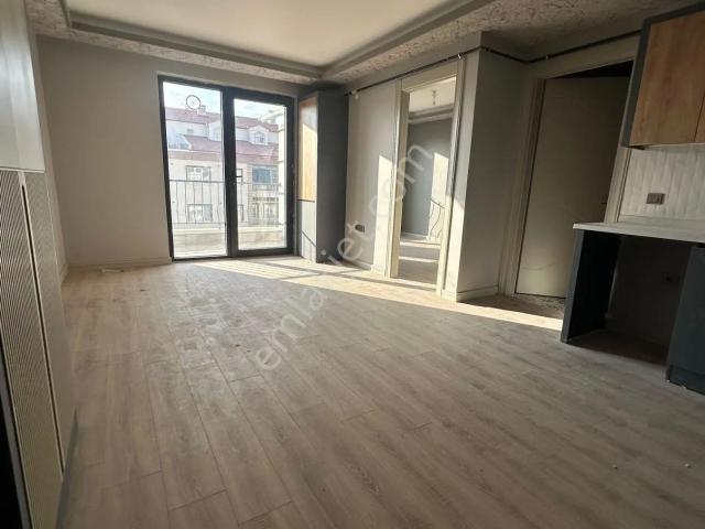 Merkezi Konumda 2+0 Geniş Kiralık Daire