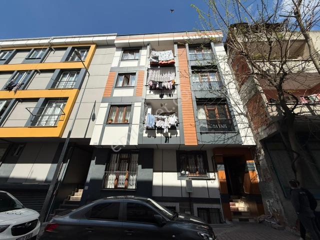 Merkezi Konumda 2+1 95 M² Tek Daire İskanlı Yeni Bina Bahçe Kat