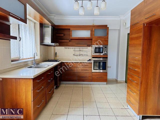 Merkezi Konumda, 442m² Gerçek Net, 11+3 Triplex Villa
