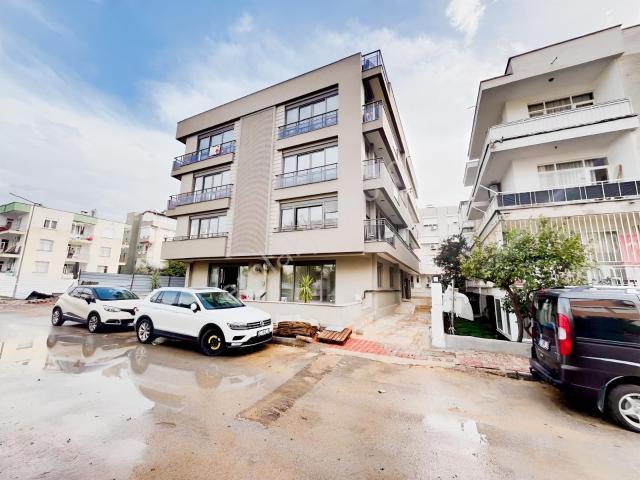 Merkezi Konumda Ara Kat 2+1 Sıfır Daire ışıklar Caddesi Yakını