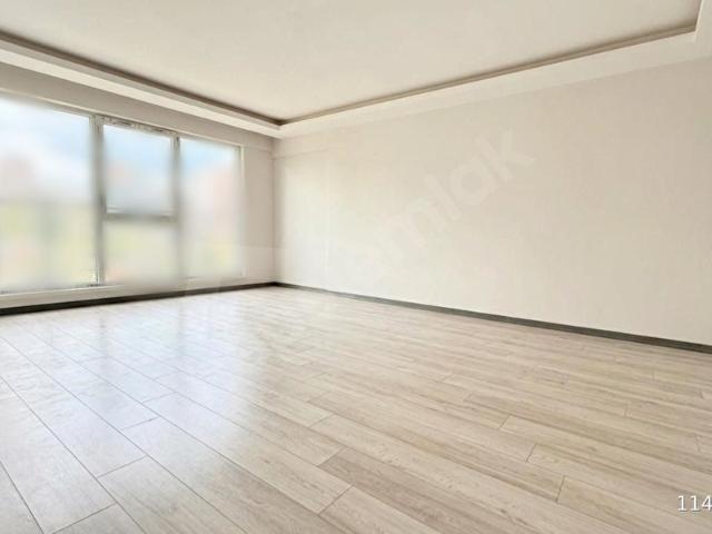 MERKEZİ KONUMDA! ASANSÖRLÜTERAS BALKONLU LÜKS 3+1 DAİRE