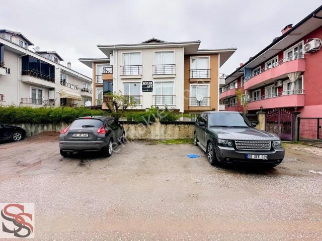 Merkezi Konumda Bahçe Kullanmlı 175 M² 4+1 Geniş Dubleks Daire
