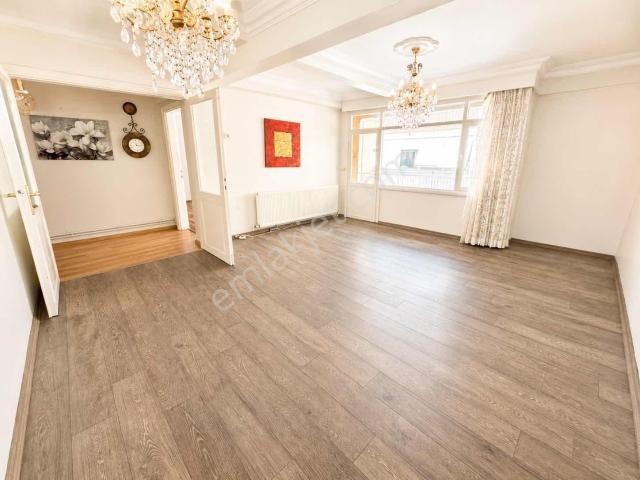 Merkezi Konumda Geniş 5+1 | 2 Balkon | Masrafsız Kiralık Daire