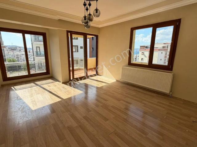 Merkezi Konumda Geniş Arakat 3+1 Satılık Daire