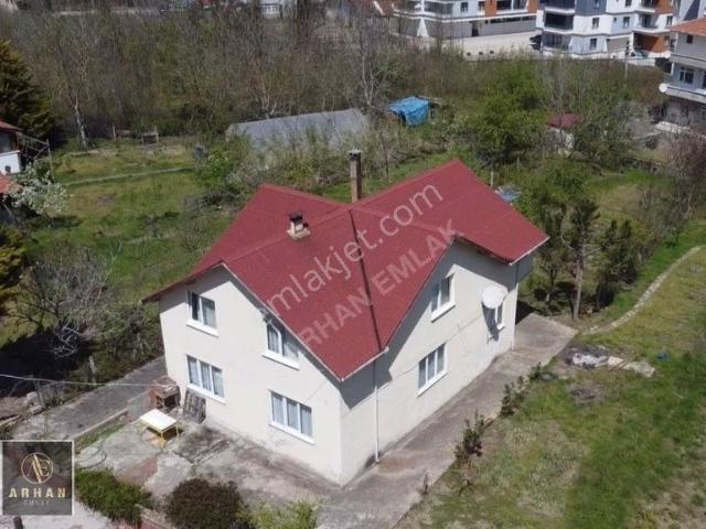 Merkezi Konumda Geniş Arsa İçinde Yatırımlık Satılık Müstakil Ev