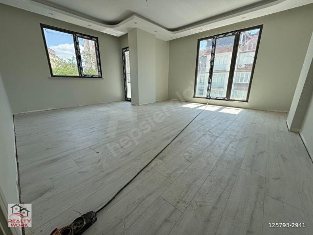 MERKEZİ KONUMDA,GENİŞ BALKONLU,ASANSÖRLÜ,K.OTOPARKLI 3+1