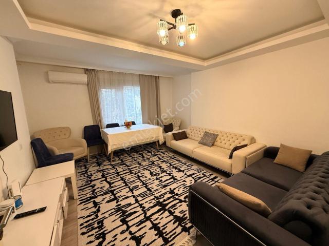 Merkezi Konumda, Geniş, Doğalgaz Kombili Lüks Daire