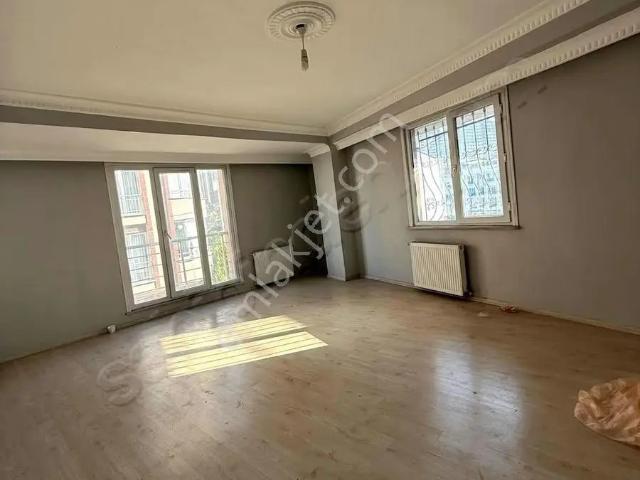 Merkezi Konumda Geniş Kullanımlı 2+1 Kiralık Daire