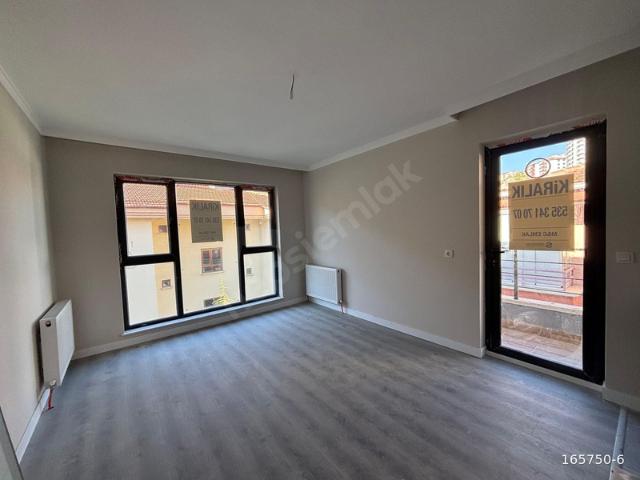 MERKEZİ KONUMDA EMSALSİZ SIFIR KİRALIK 2+1 DAİRE
