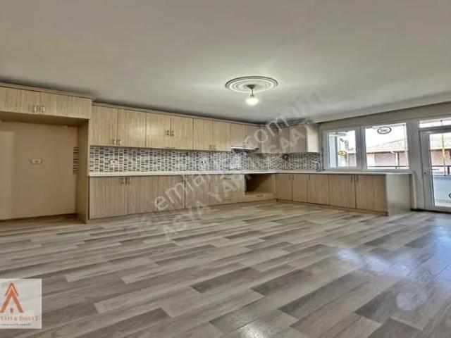 Merkezi Konumda Ebeveyn Banyolu 140m2 Acil Satılık 3+1 Daire !