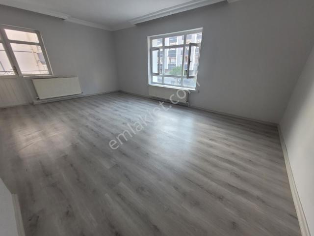 Merkezi Konumda Ferah Ve Aydınlık Masrafsız Katta 3+1 Daire !