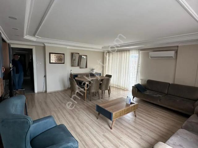 Merkezi Konumda Full Tadilatlı 3+1 160 M2 Eşyalı Kiralık Daire