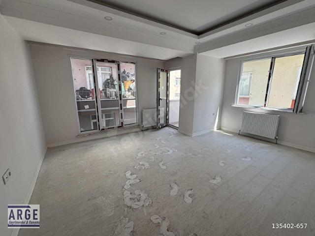 Merkezi konumda kiralık 2 + 1 asansörlü sıfır daire