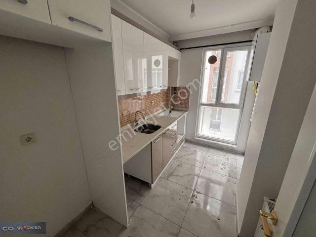 Merkezi Konumda Kiralık 3+1 Ara Kat Daire