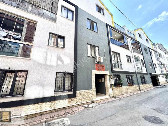 Merkezi Konumda Otoparklı Asansörlü Ara Kat Kiralık 3+1