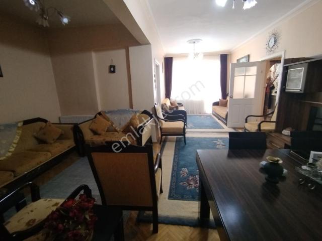 Merkezi Konumda Metro Yakını Full Eşyalı Geniş 2+1