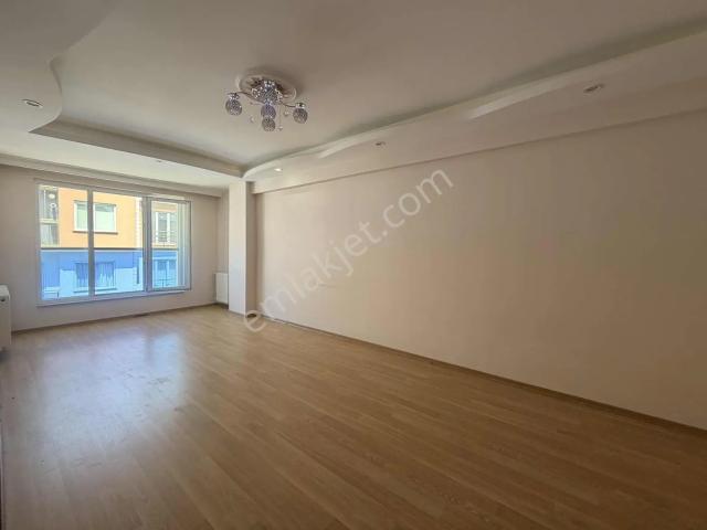Merkezi Konumda Metrobüse Yakın Kiralık 2+1