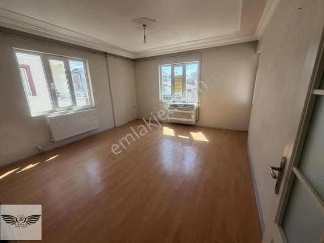 Merkezi Konumda Mustakil Binada Kiralık Dubleks.!