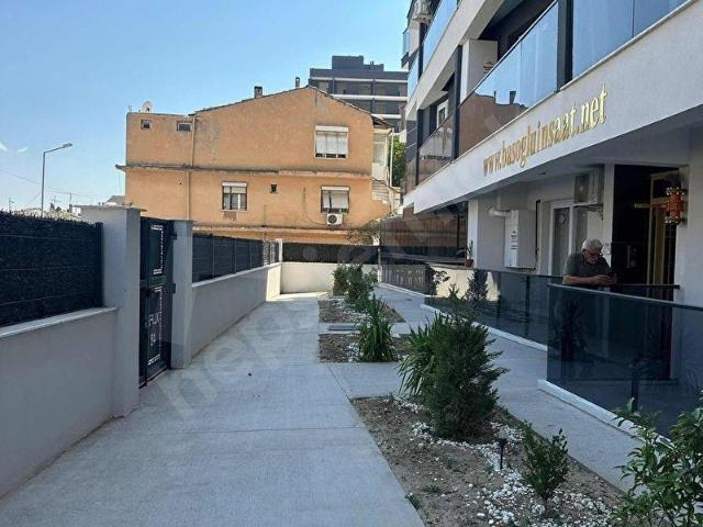 MERKEZİ KONUMDA SİTE İÇERİSİNDE KONSEPT EŞYALI ÇİFT BALKONLU 2+1
