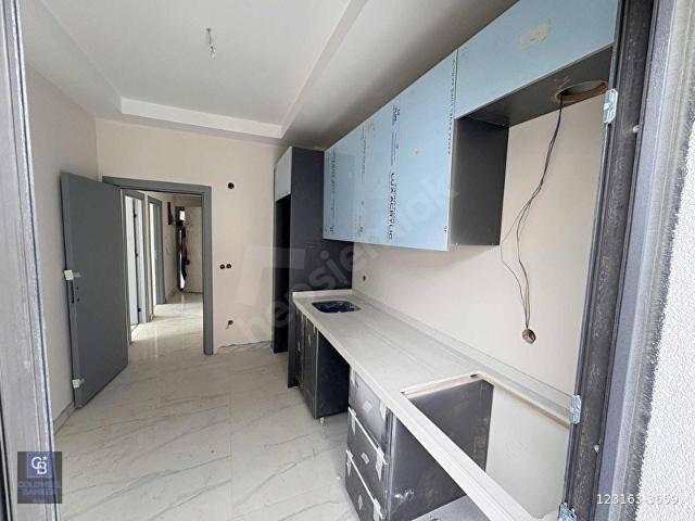 MERKEZİ KONUMDA SİTE İÇİNDE SIFIR 2+1 ARA KAT DAİRE FIRSATI