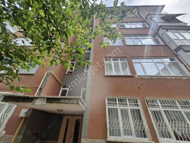 Merkezi Konumda Uygun Fiyatlı 2+1 Arakat