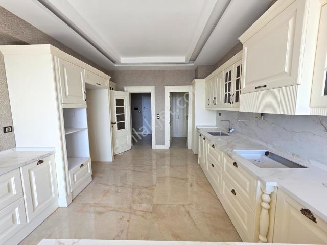 Merkezi Lokasyon Sıfır Lüx Yapı! Satılık 5+1 Daire