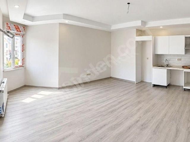 MERKEZİ LOKASYONDA ULAŞIMA YAKIN SIFIR ARAKAT LÜKS 1+1