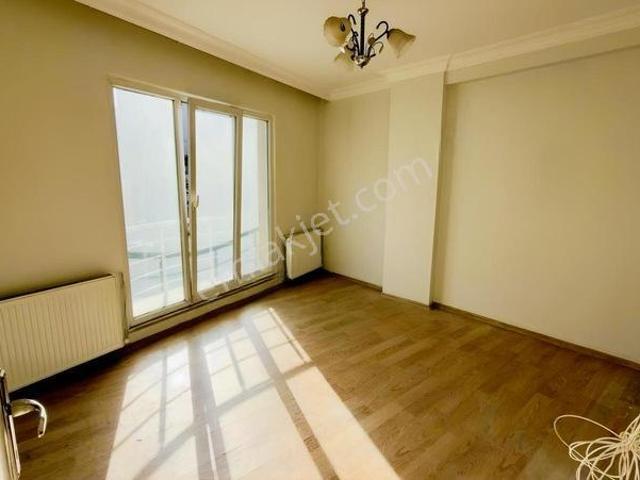 Merkez'in Dibinde Cadde Üzerinde 2+1 Satılık Daire