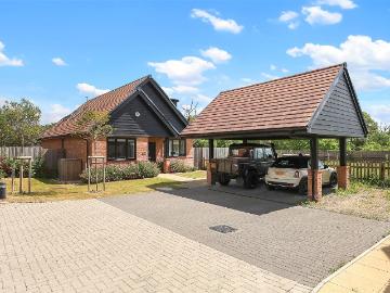 Merlin Drive, Edenbridge, Surrey TN8, 4 bed detached house to rent, £3,500 pcm | PrimeLocation