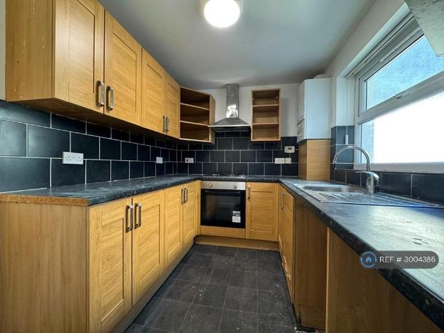 Merlin St, Liverpool, L8 3 bed terraced house to rent £1,000 pcm £231 pw