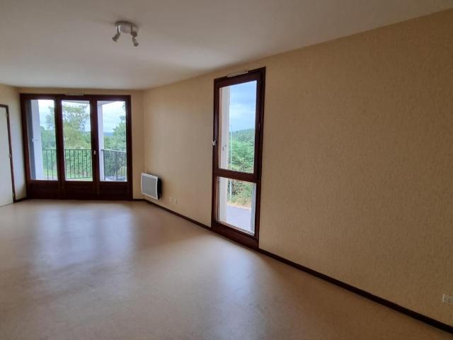 MERLINES Appartement 3 Chambres Chauffage et Eau compris dans les charges