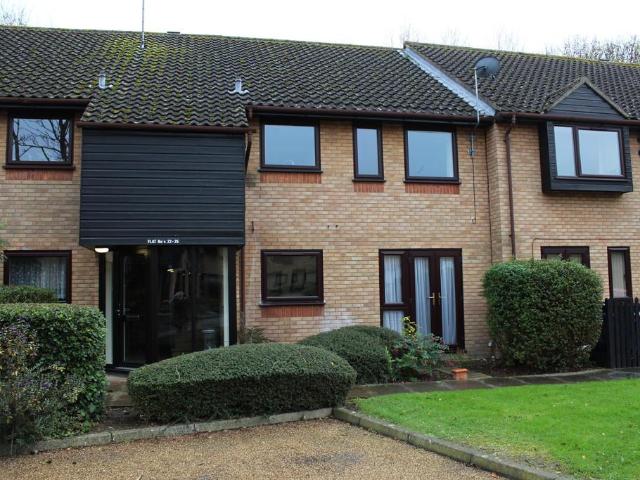 Mermaid Close, Bury St Edmunds IP32 2 bed apartment to rent £1,050 pcm £242 pw