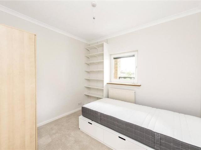 Mermaid Court, London, SE16
