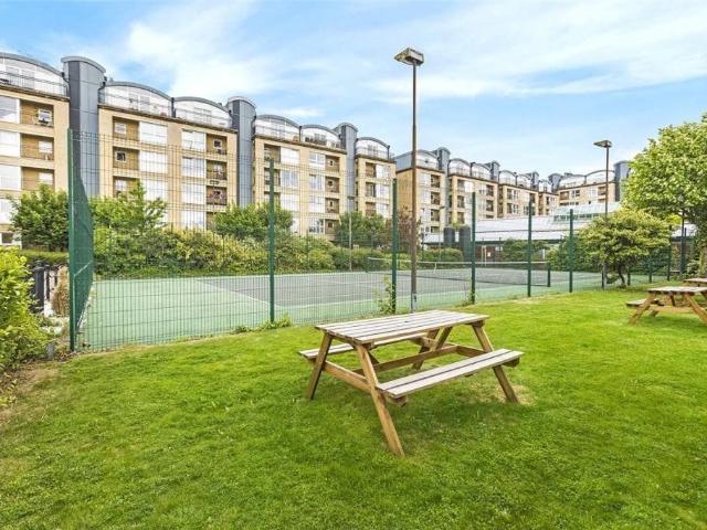 Mermaid Court, London, SE16