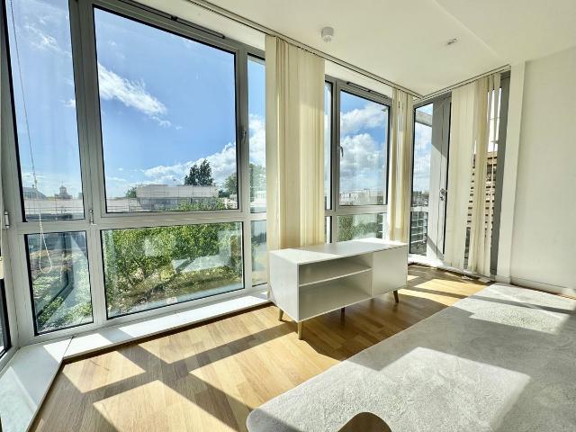 Mermaid House, Portsmouth PO1, 2 bed flat to rent, £1,600 pcm | PrimeLocation