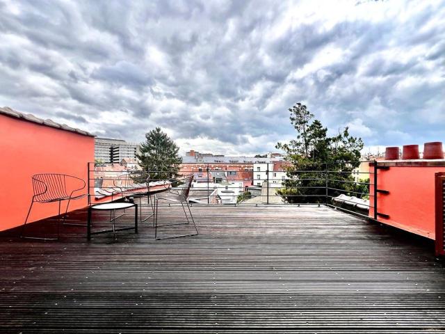 MERODE: Stunning furnished 1BR penthouse + large terrace