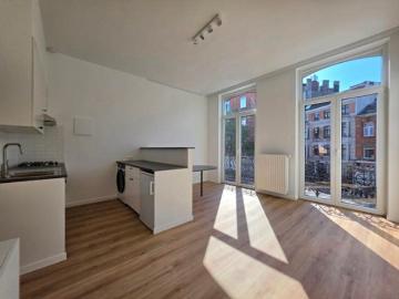 Mérode – Renovated one bedroom flat with balcony and cellar