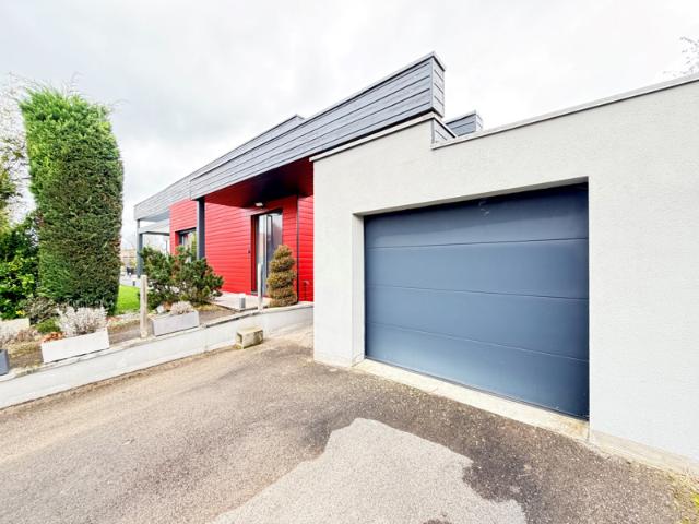 MEROUX MOVAL Maison contemporaine de plain pied Réf VB371