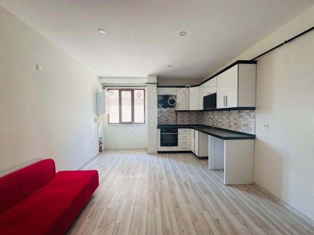 Merpa Emlak2tan Fevzi Paşa Mah'de/ Kiralık / Kombili 1+1 Daire