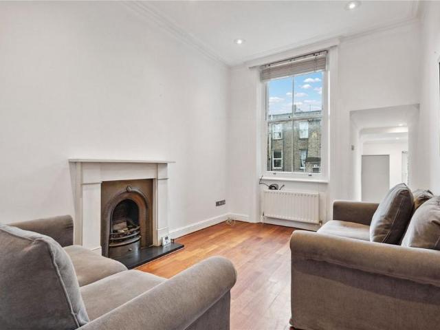 Merrington Road, London SW6 1 bed flat to rent £2,250 pcm £519 pw