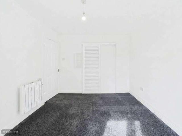 Merrick Avenue, Truro, TR1