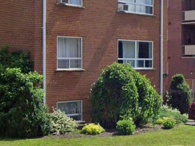 Merrick Has an Apartment