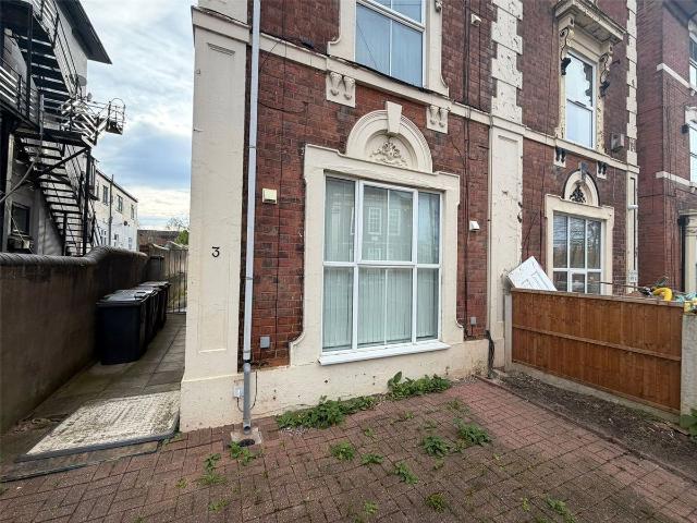 Merridale Lane, Wolverhampton WV3, 1 bed flat to rent, £675 pcm | PrimeLocation